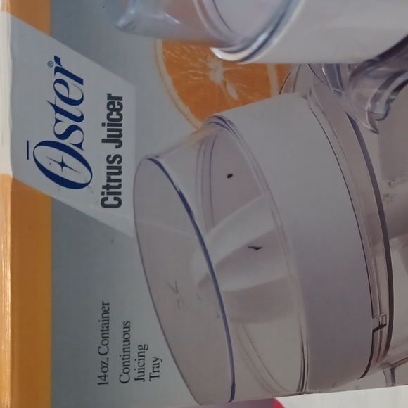 Oster Citrus Juicer - Picture 2 of 6